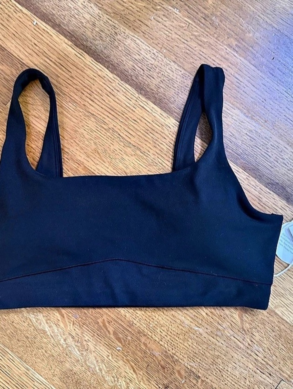 Vuori AllTheForm Bra in Black Size Medium NWT